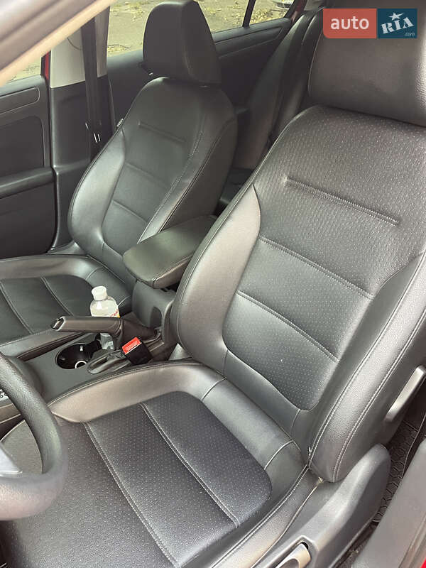 Седан Volkswagen Jetta 2014 в Щирце