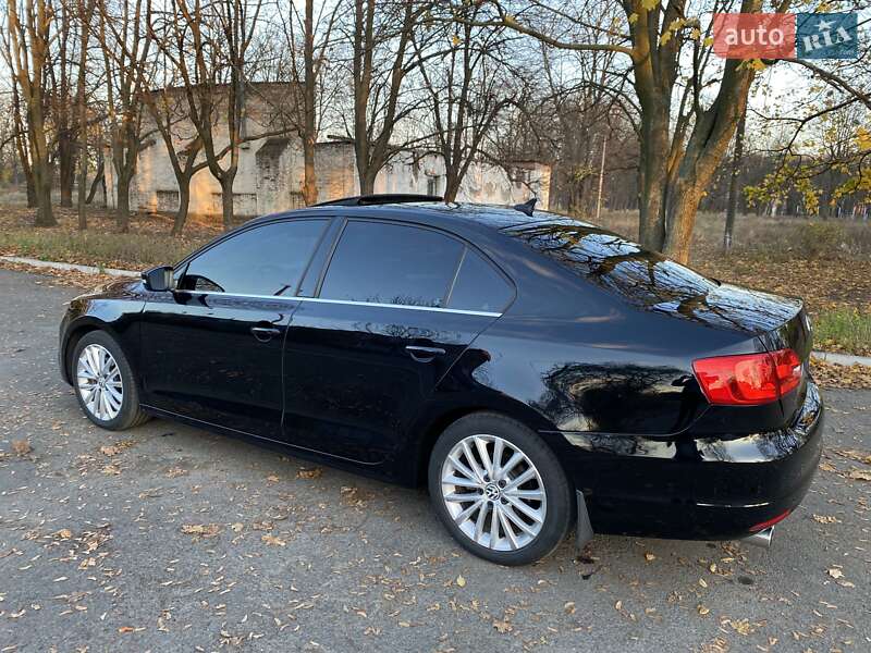 Седан Volkswagen Jetta 2011 в Гайвороні
