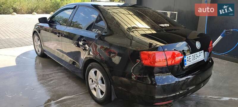 Седан Volkswagen Jetta 2012 в Кривому Розі