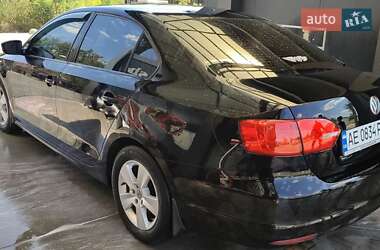 Седан Volkswagen Jetta 2012 в 