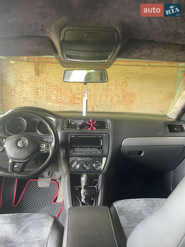 Седан Volkswagen Jetta 2014 в Львове