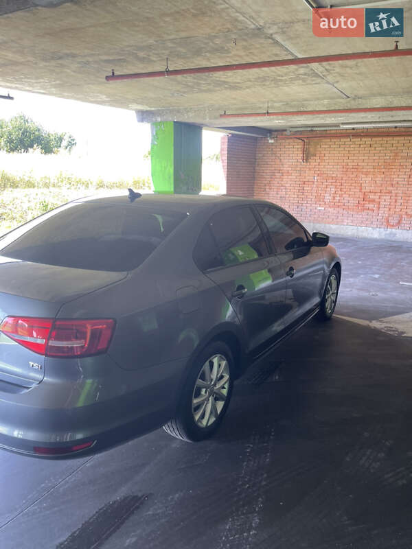 Седан Volkswagen Jetta 2014 в Львове