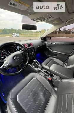 Седан Volkswagen Jetta 2015 в Прилуках