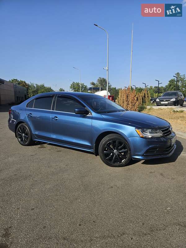 Седан Volkswagen Jetta 2017 в Днепре