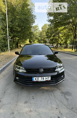 Седан Volkswagen Jetta 2015 в Дніпрі