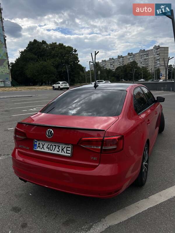 Седан Volkswagen Jetta 2015 в Харькове
