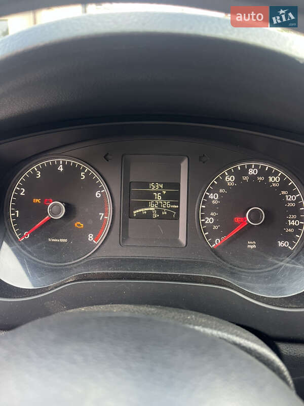 Седан Volkswagen Jetta 2010 в Подгородном