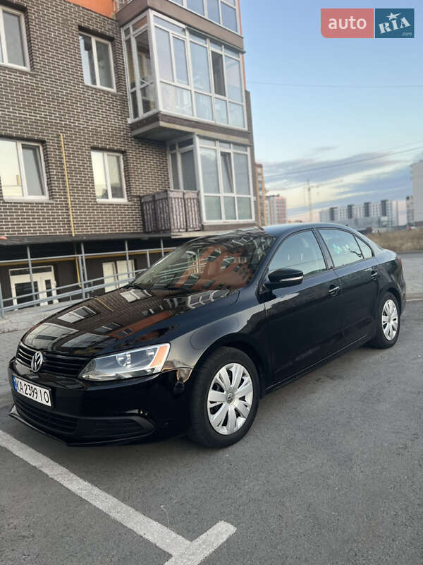 Седан Volkswagen Jetta 2014 в Чернігові