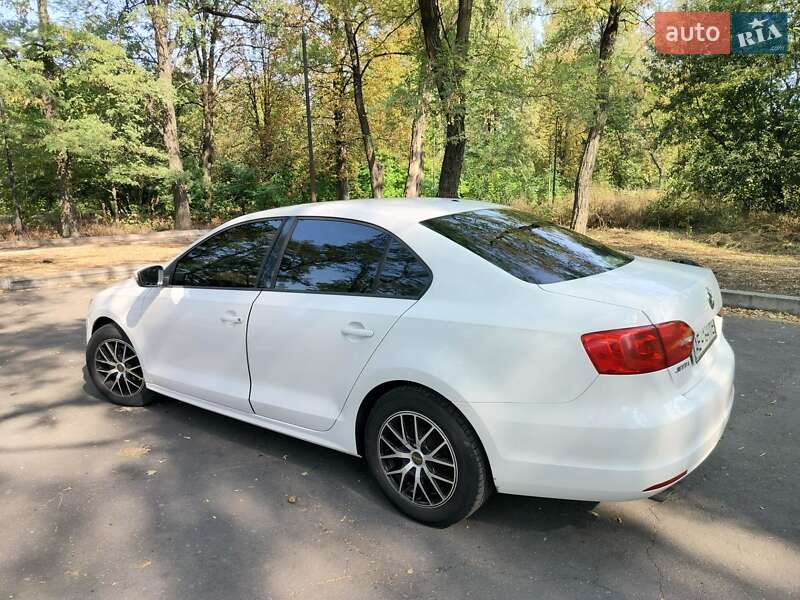 Седан Volkswagen Jetta 2011 в Дніпрі