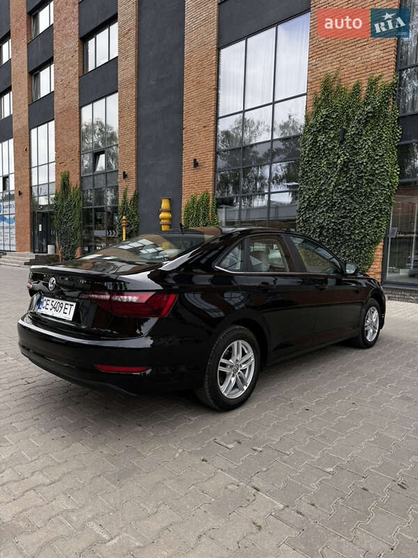 Седан Volkswagen Jetta 2020 в Черновцах