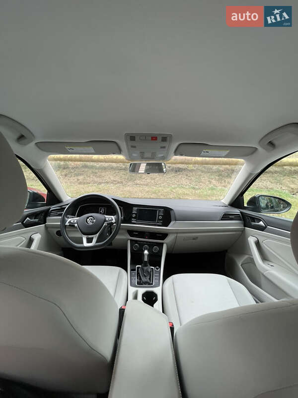 Седан Volkswagen Jetta 2020 в Черновцах