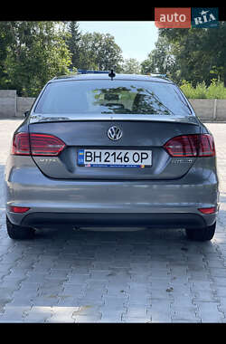 Седан Volkswagen Jetta 2014 в 