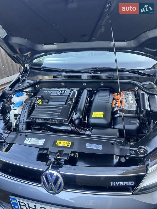 Седан Volkswagen Jetta 2014 в Чернівцях