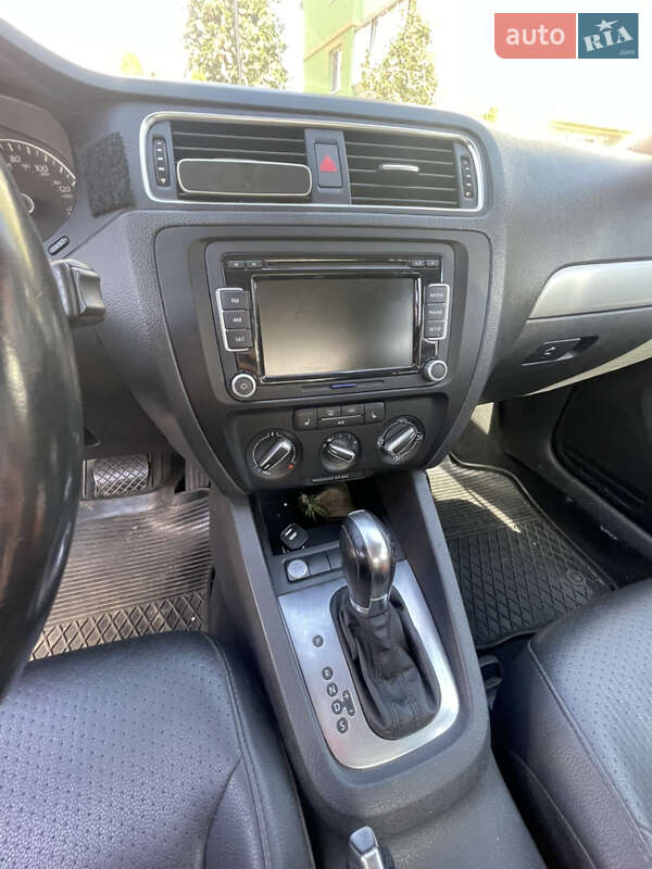 Седан Volkswagen Jetta 2013 в Гатном