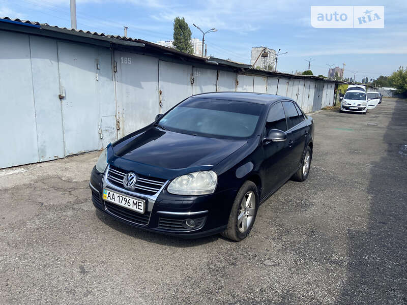 Седан Volkswagen Jetta 2008 в Києві