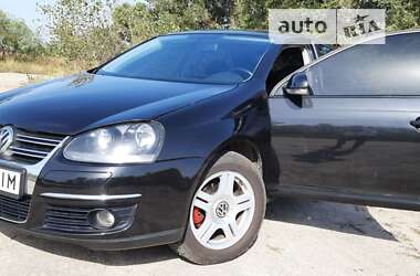 Седан Volkswagen Jetta 2006 в Кременчуці