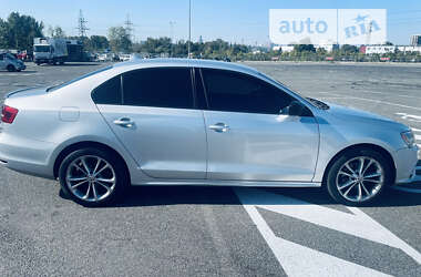 Седан Volkswagen Jetta 2014 в Киеве