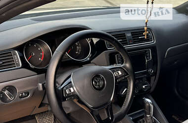 Седан Volkswagen Jetta 2015 в Днепре