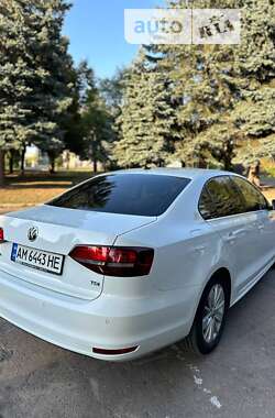 Седан Volkswagen Jetta 2016 в Житомире