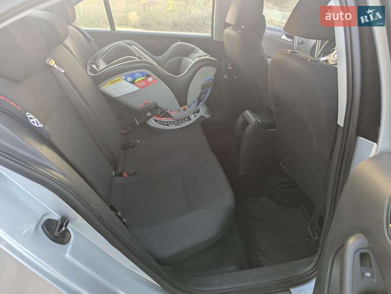 Седан Volkswagen Jetta 2013 в Киеве