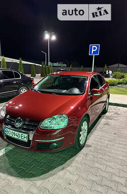 Седан Volkswagen Jetta 2010 в Тернополе