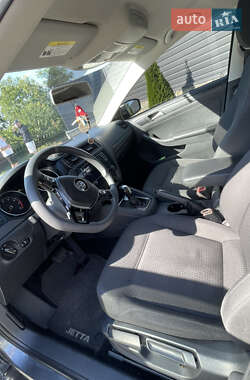 Седан Volkswagen Jetta 2016 в Киеве