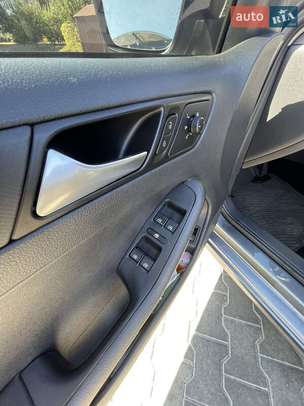 Седан Volkswagen Jetta 2016 в Киеве