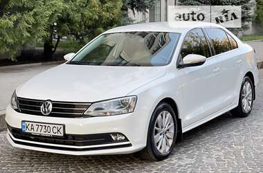 Седан Volkswagen Jetta 2016 в Харькове