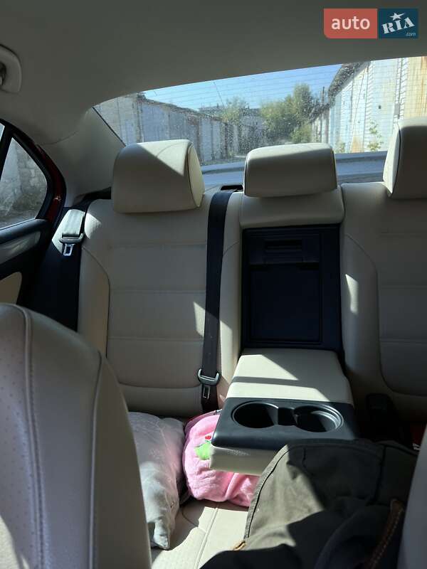 Седан Volkswagen Jetta 2015 в Харькове