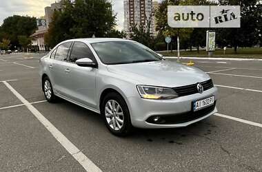 Седан Volkswagen Jetta 2012 в Києві