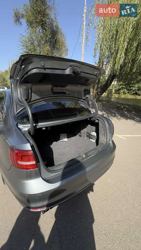 Седан Volkswagen Jetta 2014 в Кривом Роге