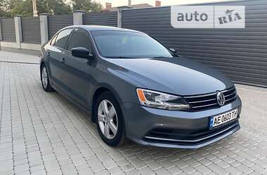 Седан Volkswagen Jetta 2015 в Днепре