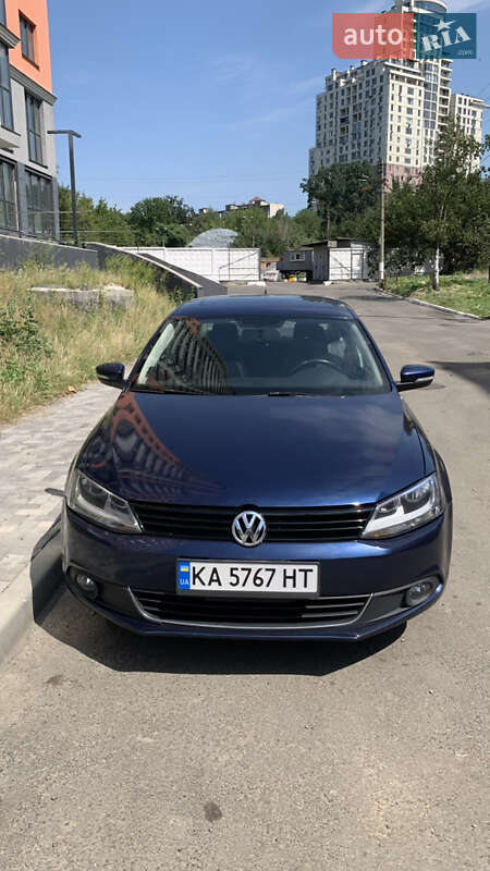 Седан Volkswagen Jetta 2014 в Киеве