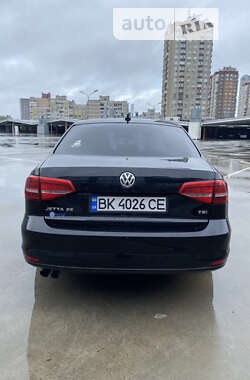 Седан Volkswagen Jetta 2014 в Києві