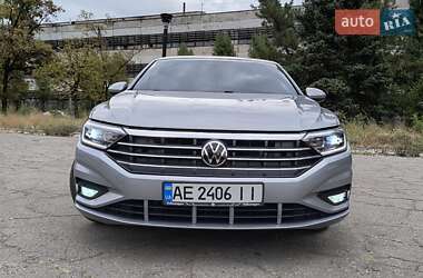 Седан Volkswagen Jetta 2019 в Днепре