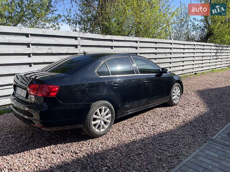 Седан Volkswagen Jetta 2012 в Дубні