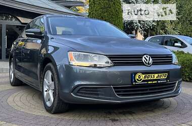 Седан Volkswagen Jetta 2013 в Львове