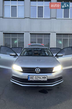 Седан Volkswagen Jetta 2015 в 