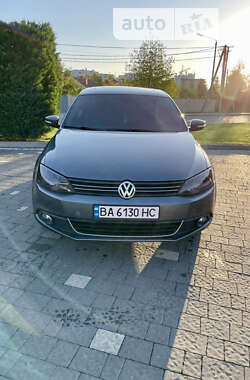 Седан Volkswagen Jetta 2014 в Ужгороде