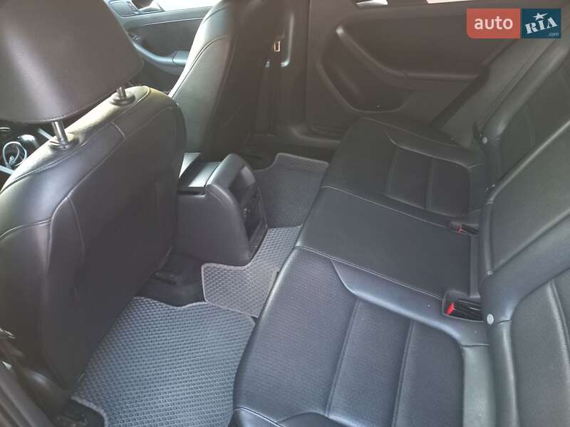 Седан Volkswagen Jetta 2012 в Сумах