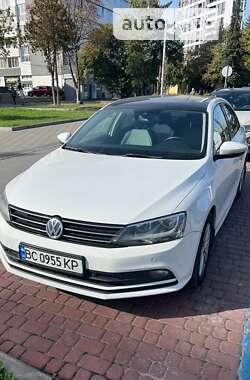 Седан Volkswagen Jetta 2016 в Львові