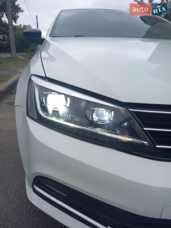 Седан Volkswagen Jetta 2016 в Києві