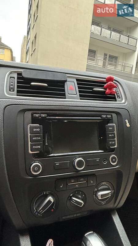 Седан Volkswagen Jetta 2012 в Львове