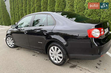Седан Volkswagen Jetta 2008 в Володимирці