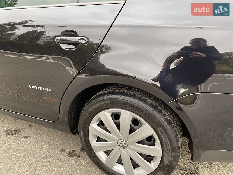 Седан Volkswagen Jetta 2008 в Володимирці