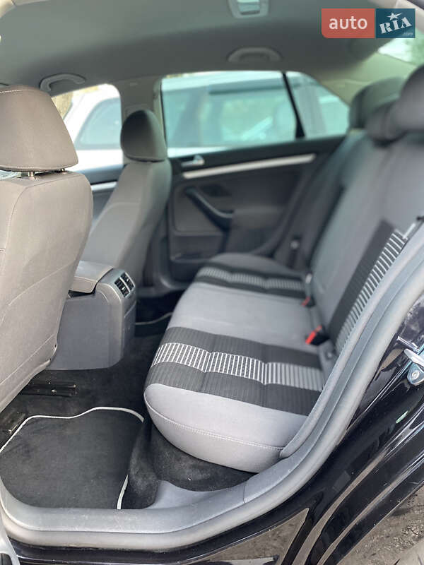 Седан Volkswagen Jetta 2008 в Володимирці