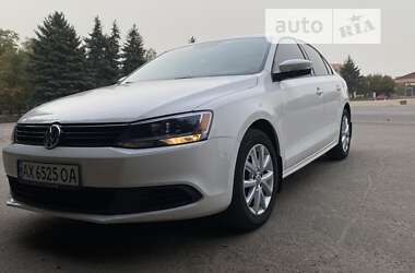 Седан Volkswagen Jetta 2012 в Новой Водолаге