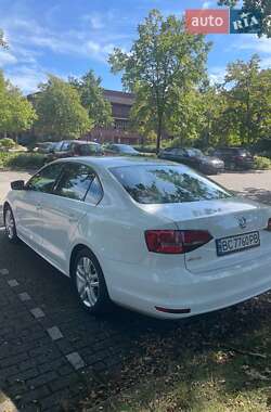 Седан Volkswagen Jetta 2016 в Киеве