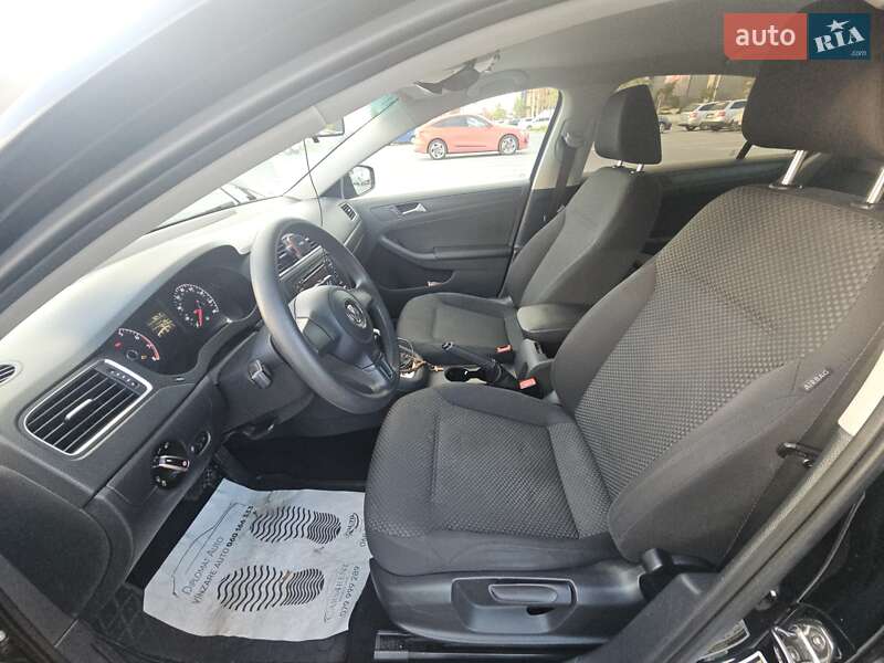 Седан Volkswagen Jetta 2013 в Одесі