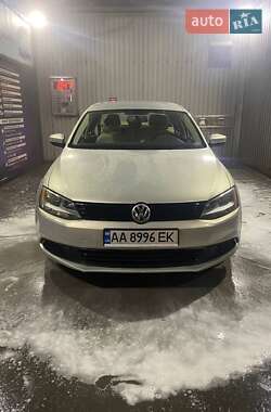 Седан Volkswagen Jetta 2011 в Днепре